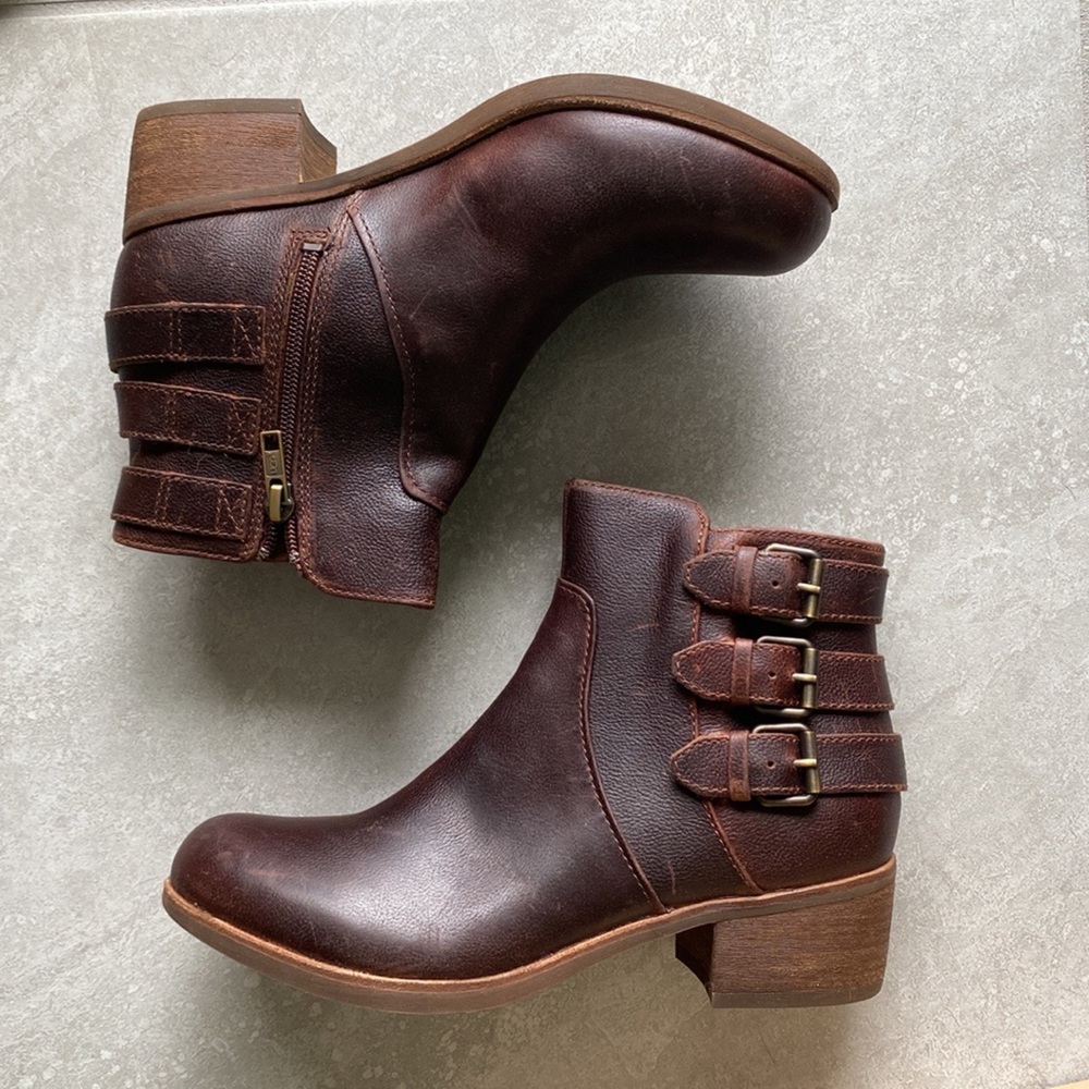 UGG BROWN ANKLE BOOTS SHOES SIZE 7 M BRAND NEW